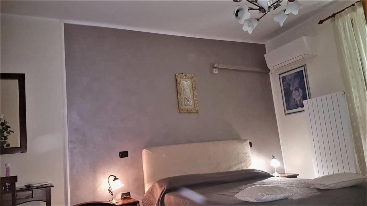 フォリーニョ Elisa House Bed & Breakfast エクステリア 写真